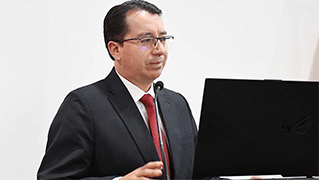 P. Juan Cárdenas, Rector de la UPS durante la presentación del informe de Rendición de Cuentas